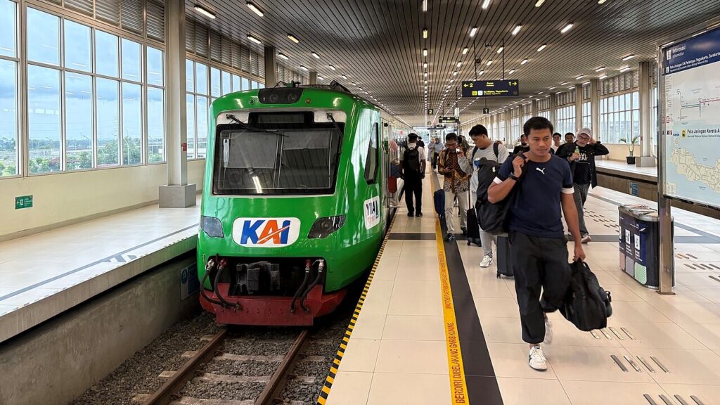 Jadwal KA Bandara YIA Jogja Terbaru 1 Jadwal Kereta Bandara YIA dari Stasiun Tugu