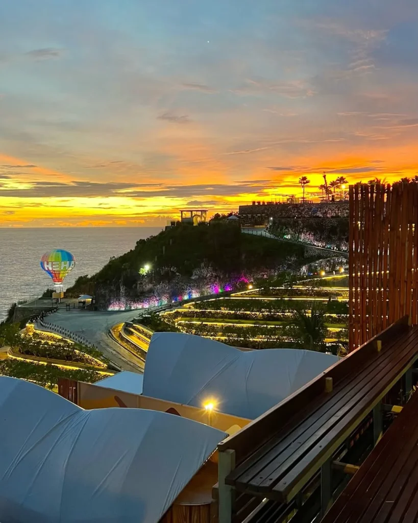 HeHa Ocean View: Harga Tiket, Rute, & Spot Foto Terbaru 1 Sunset Heha Ocean view